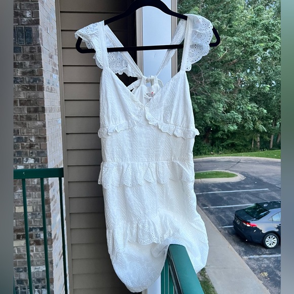 🆕Allison New York White Eyelet Cotton Ruffle Mini Dress Size S Tie Back Summer - Picture 3 of 13